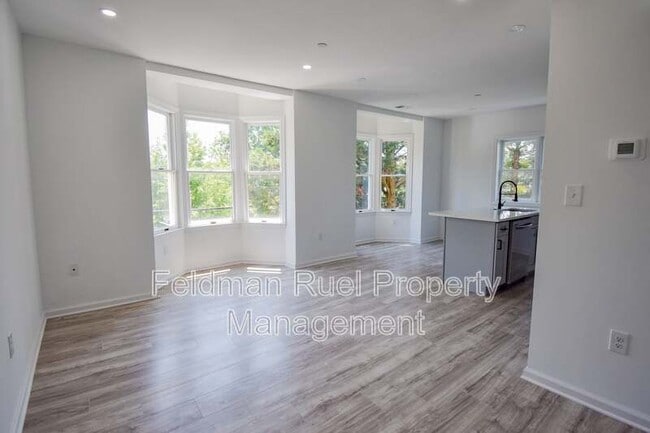 Building Photo - 5305 Dana Pl NW