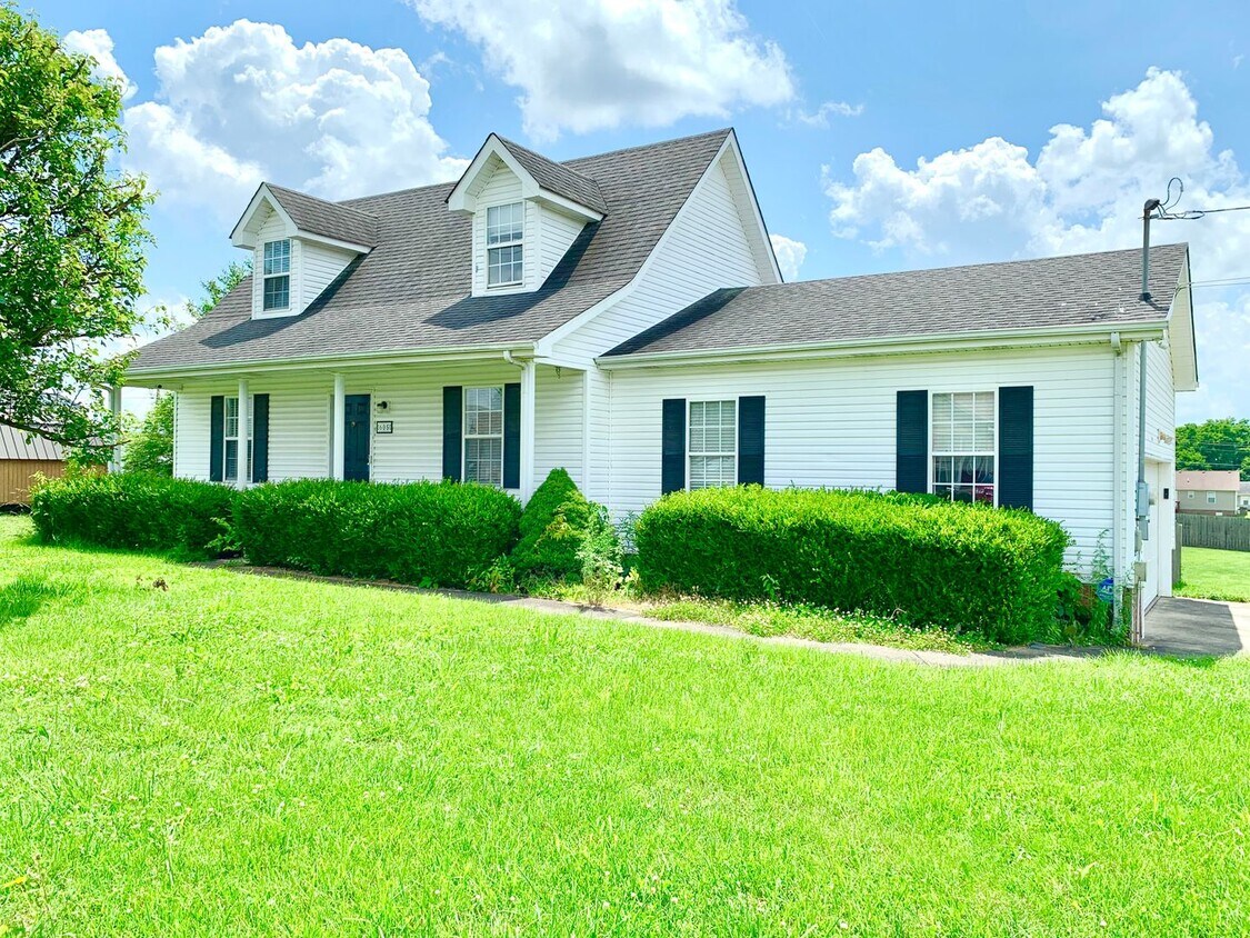 Foto principal - 605 Millie Dr