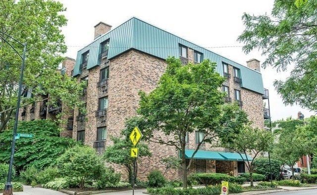 Primary Photo - 400 W Webster Ave