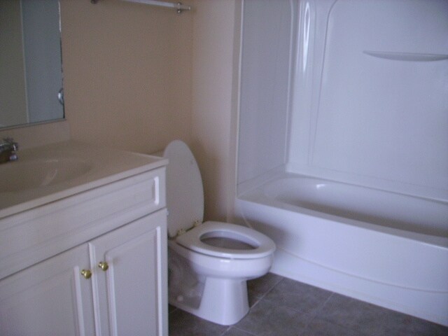 Foto del edificio - SPECIAL!  2 bedroom/2 bath condo in Heatherstone - 1/2 half rent 2nd month