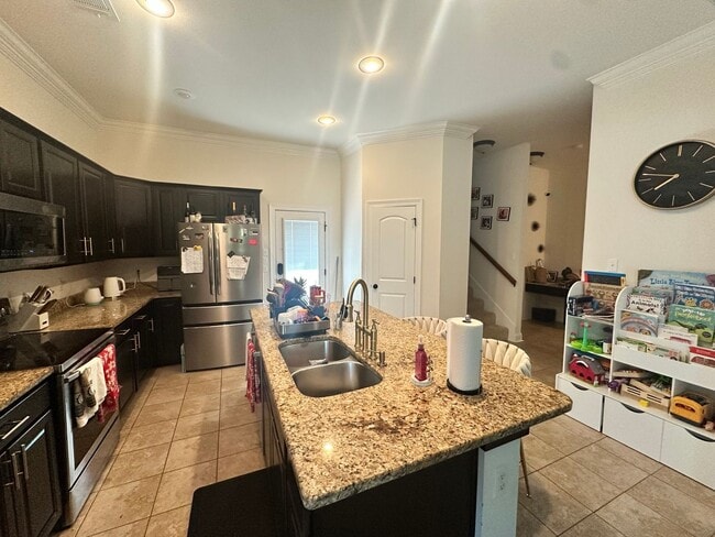 Building Photo - Modern Home in Riverscape Subdivision Near...