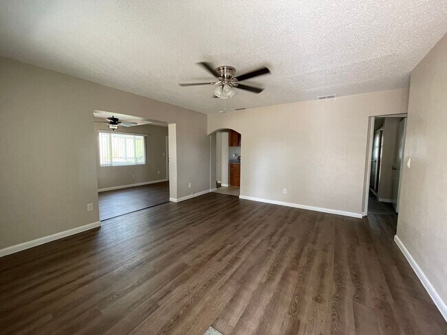 Building Photo - 2 br, 1 bath House - 526 Nansemond Ave