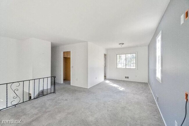 Building Photo - 4 br, 2 bath House - 150 Susan Dr