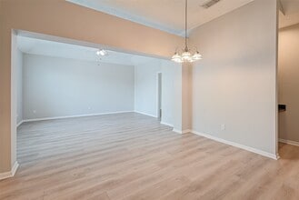 Building Photo - 717 Cedarwood Dr