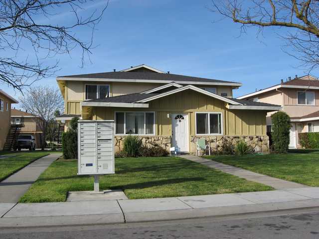 Primary Photo - 2141 Palisade Ave
