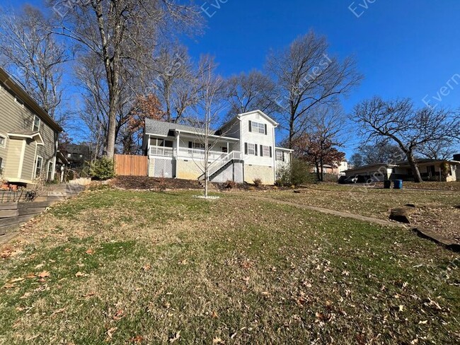Building Photo - 301 Pine Ridge Rd