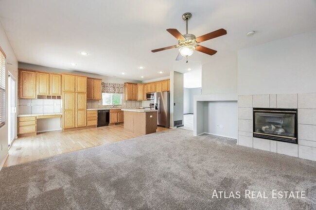 Foto del edificio - 7045 Wood Lily Dr