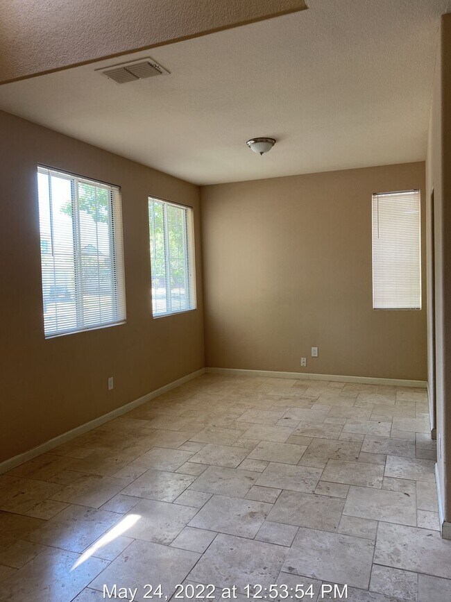 Foto del edificio - Large Corner Lot