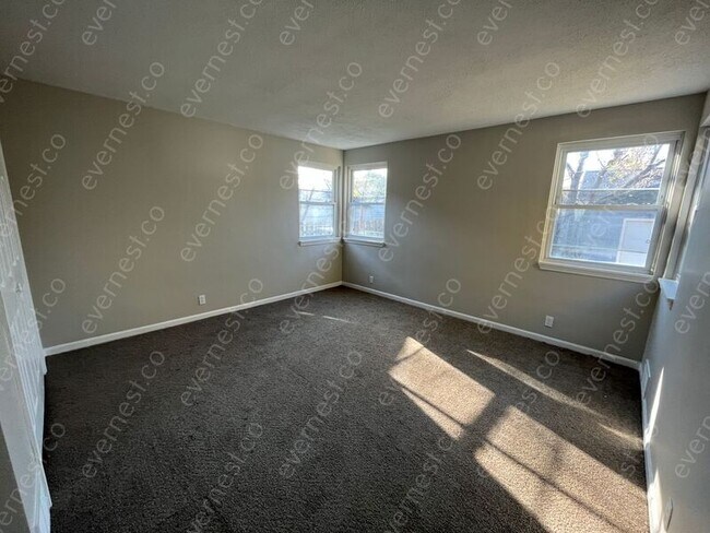 Building Photo - 19104 Washtenaw St