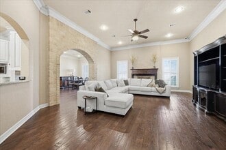 Building Photo - 6470 Claybourn Dr