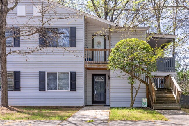 Foto del edificio - $200 Off First Month Updated 2BR Ground Level Condo Minutes for I77 in Rock Hill!