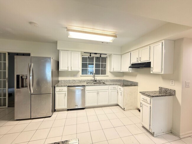 Foto del edificio - 8720 Mornington Dr