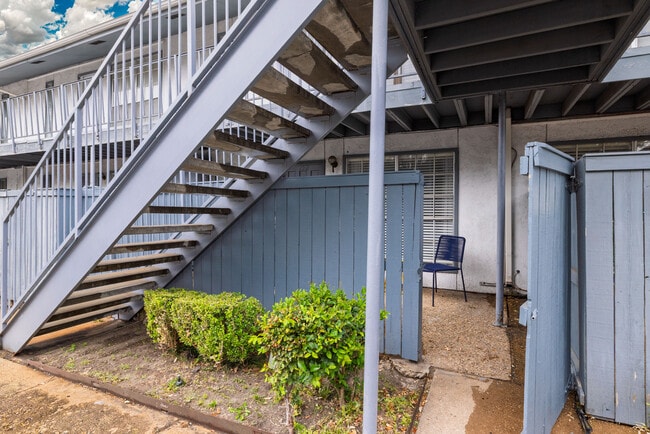 Photo - 12888 Montfort Dr Apartment