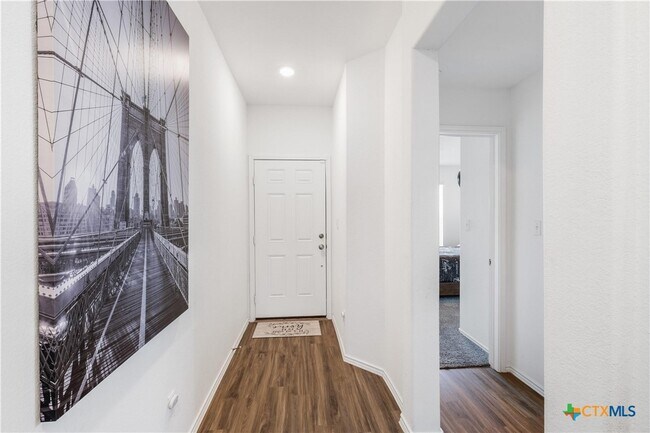 Foto del edificio - 107 Isaac Millsaps Trl