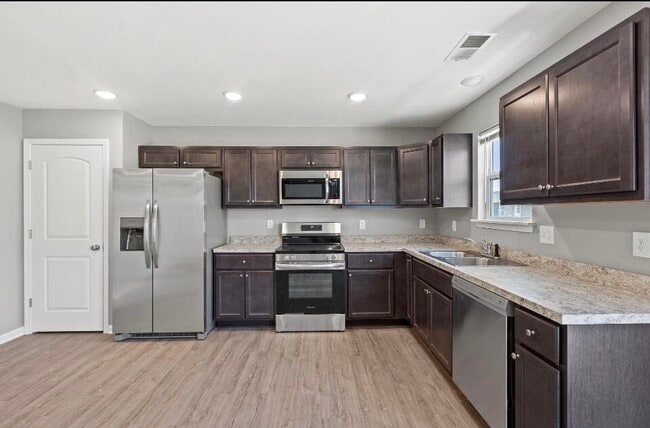 Building Photo - 305 Krauss Dr