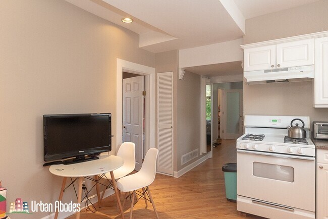 Foto del edificio - 3144 N Oakley Ave