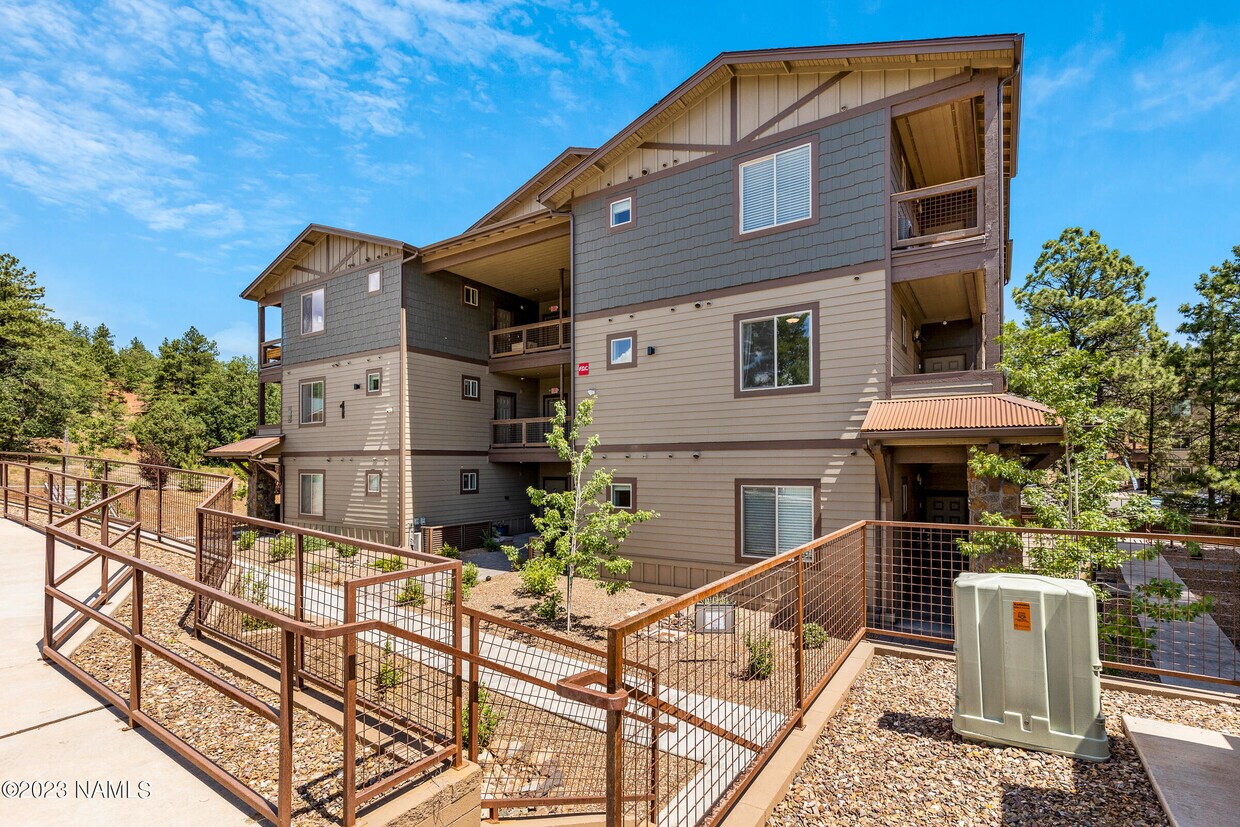 Foto principal - 1650 E Ponderosa Pkwy