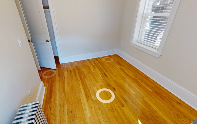 Building Photo - 9/1 No Fee! Spilt-style 3BR on Beacon St n...