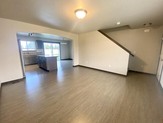 Foto del edificio - 3301 N Kiernan Dr