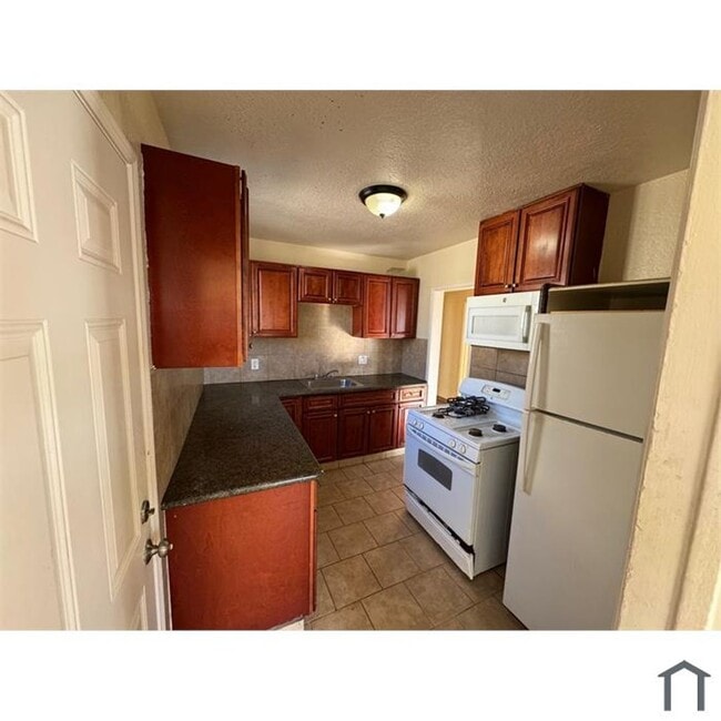 Photo - 1939 W 35th St Apartment