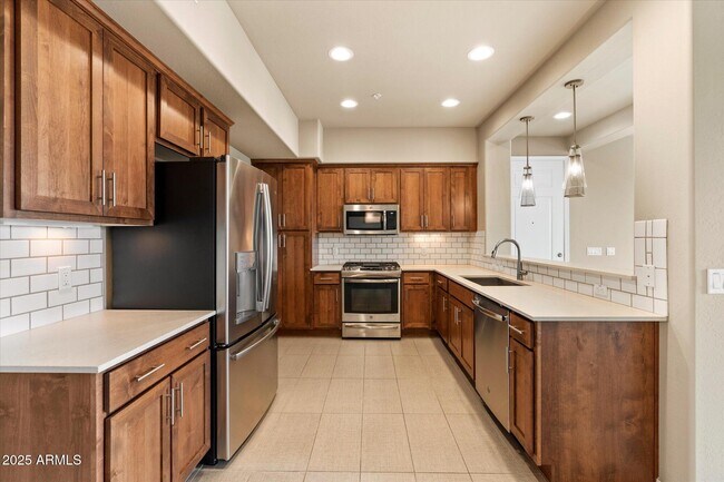 Foto del edificio - 17850 N 68th St