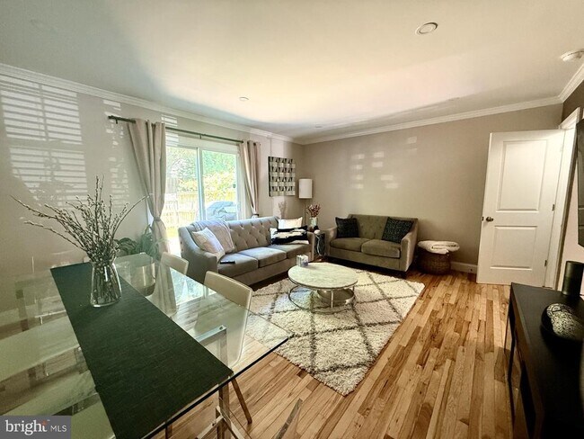 Foto del edificio - 14643 Keeneland Cir