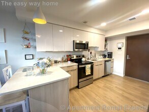 Building Photo - 10 Soden St