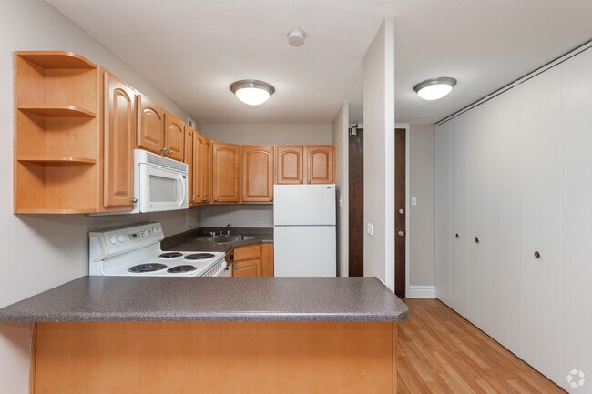 Photo - Maple Grove Apartments