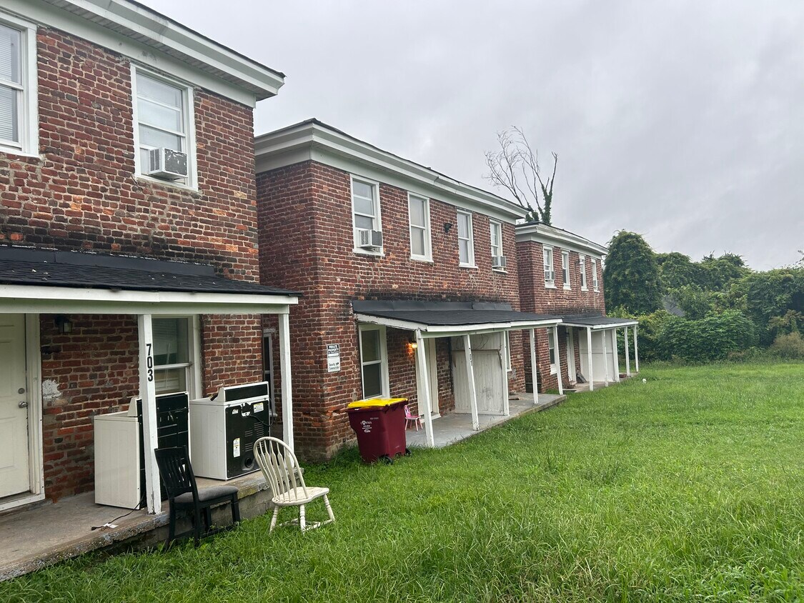 Primary Photo - 707 Harding St