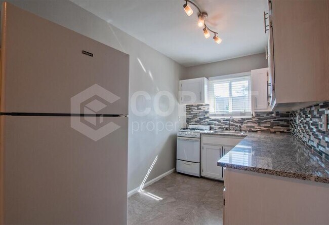 Building Photo - 767 Greenwood Ave NE