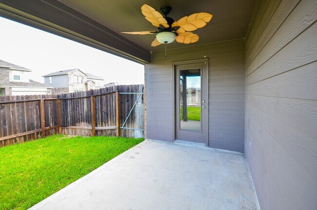 Foto del edificio - 5539 Kingston Crst Ln