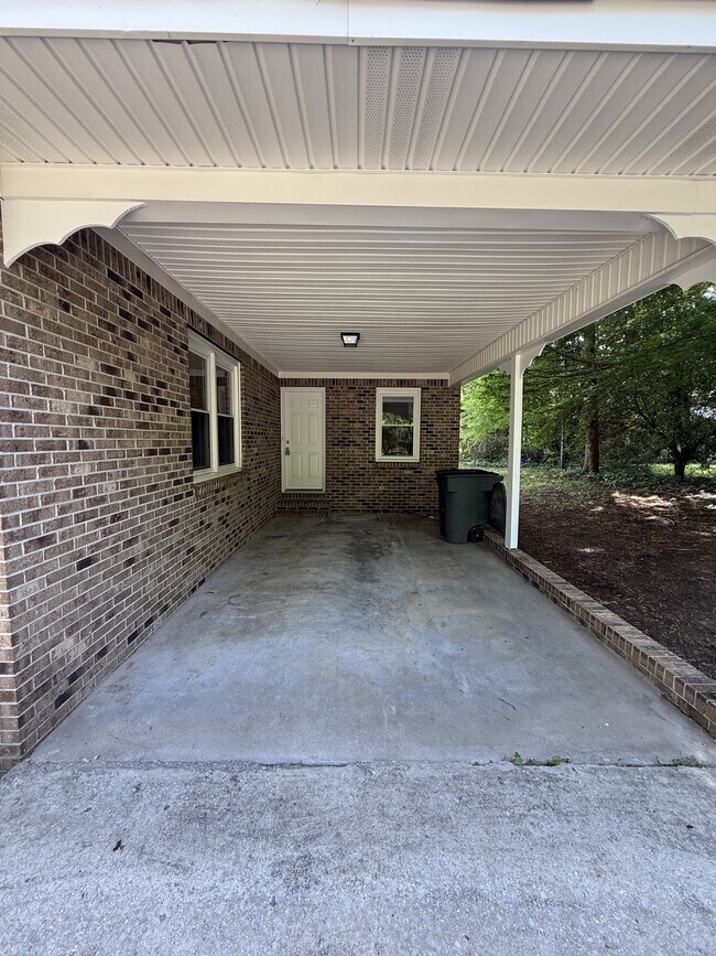 Foto del edificio - 315 Monroe Nunley Rd