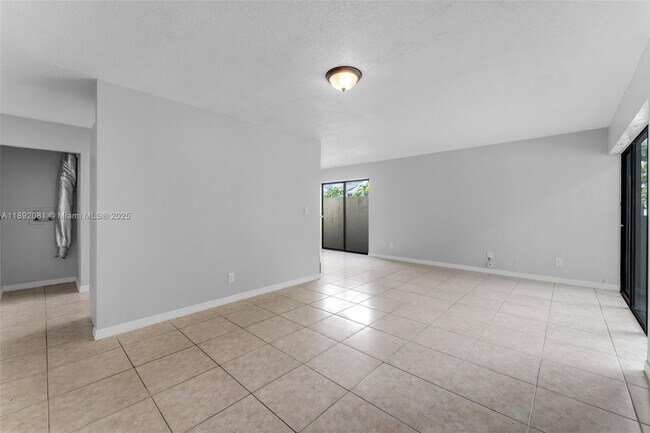 Building Photo - 15805 SW 91st Ct