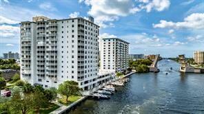 Building Photo - 1505 N Riverside Dr
