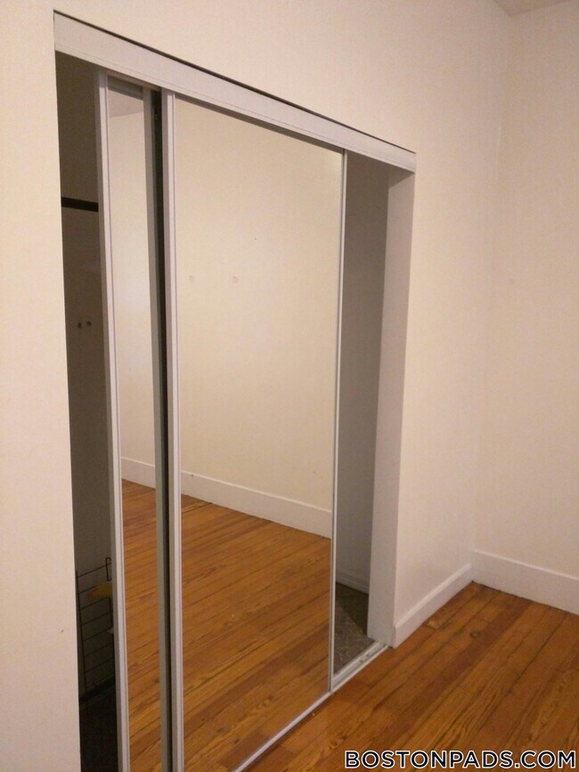 Building Photo - 161 Union St