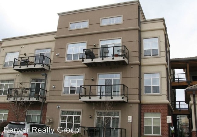 Building Photo - 5677 Park Place Ave
