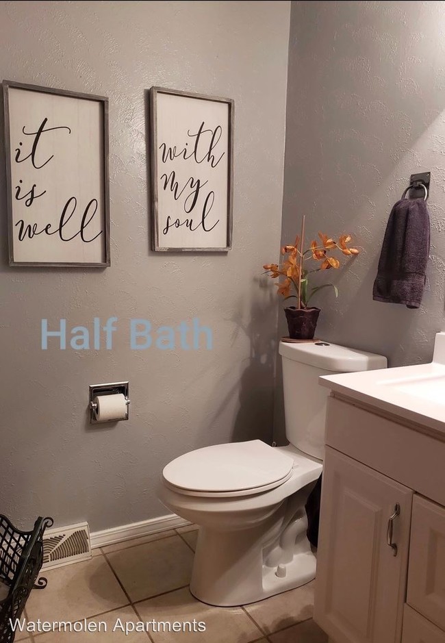 Building Photo - 480 Robert Ln