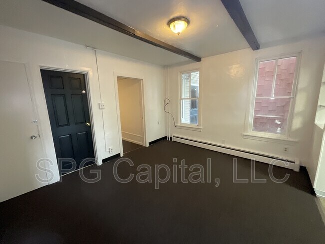 Building Photo - 716 E Philadelphia St