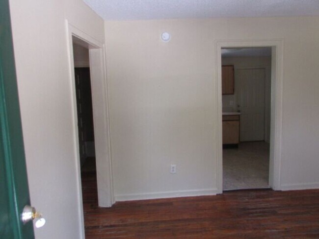 Foto del edificio - Centrally Located!