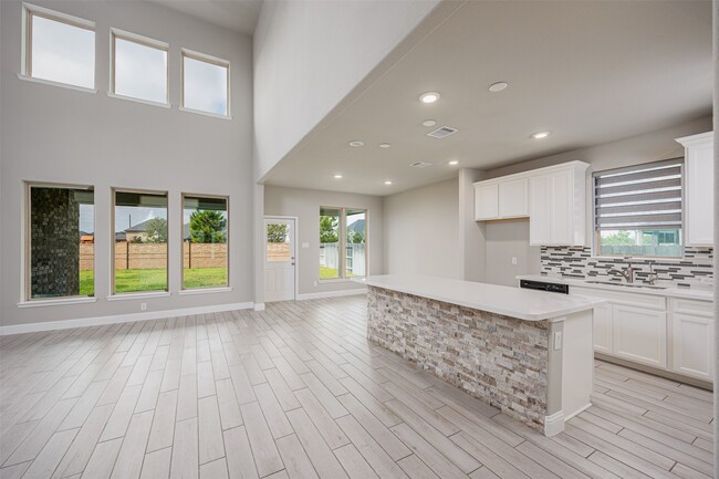 Building Photo - 1942 Mustang Blf Ln