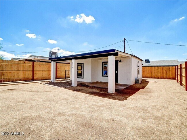 Foto del edificio - 820 S 15th Ave