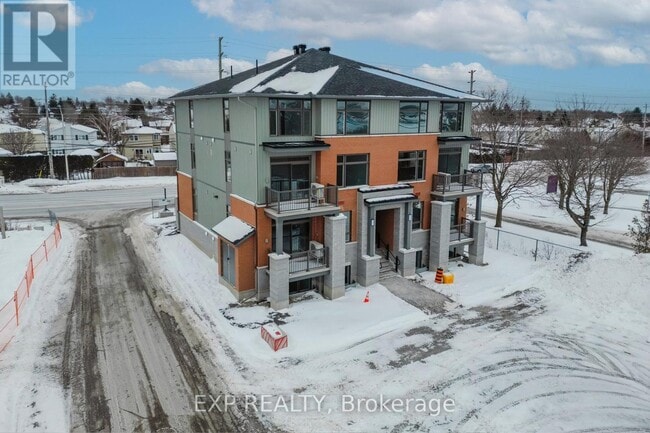 Photo du bâtiment - 2734 Cedarview Rd