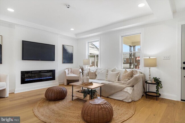 Foto del edificio - 834 Mt Holly St
