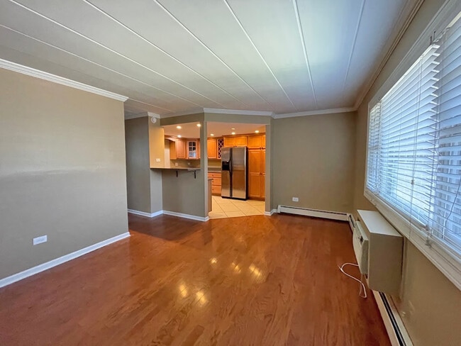 Building Photo - 454 Spring Rd