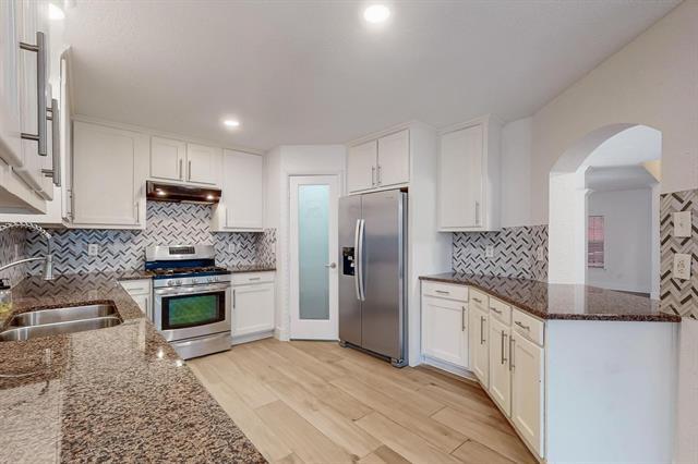 Building Photo - 1330 Kensington Ct