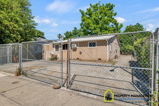 Foto del edificio - For Rent: Updated 3 Bedroom Home – $2,500/mo