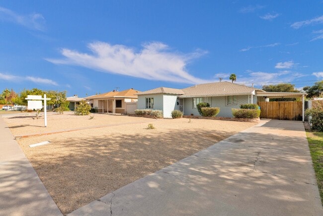 Foto del edificio - 3015 N 17th Ave