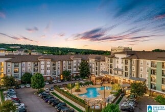 Building Photo - 1840 Oxmoor Rd