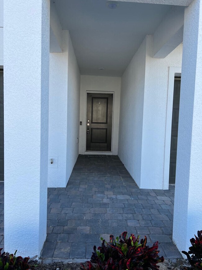 Building Photo - 3648 Bellissimo Ave