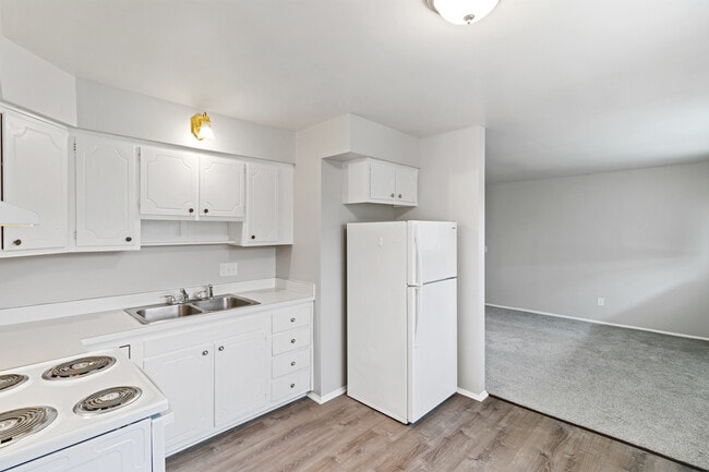 Building Photo - Park Place Apartments (GL62, LLC)